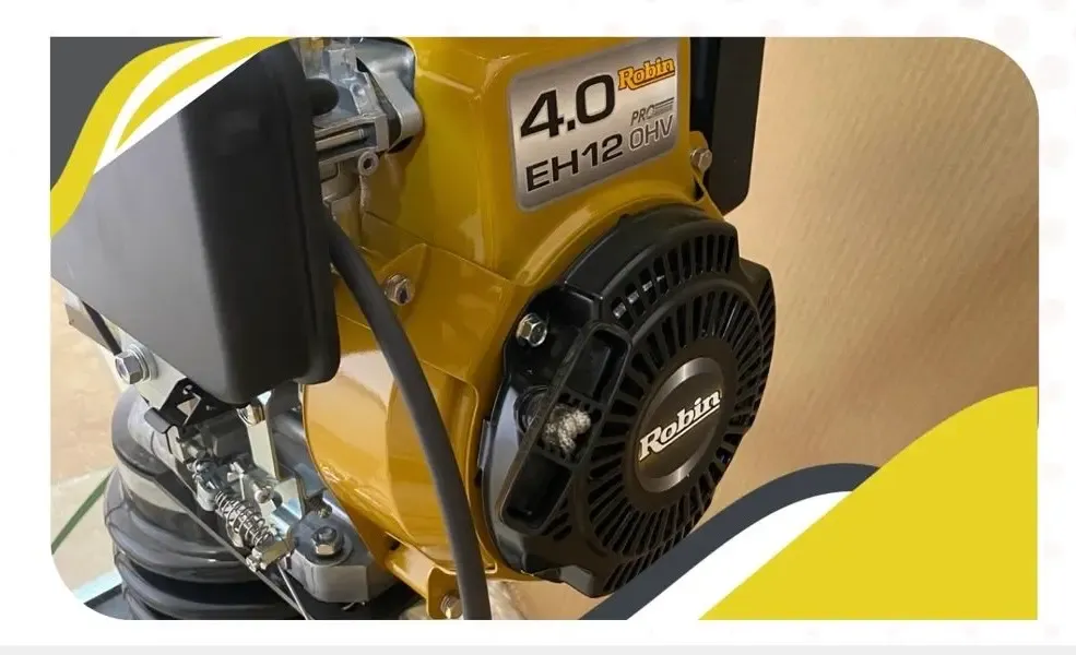 Detalle del motor Subaru Robin EH12 de 4 hp del compactador de bota